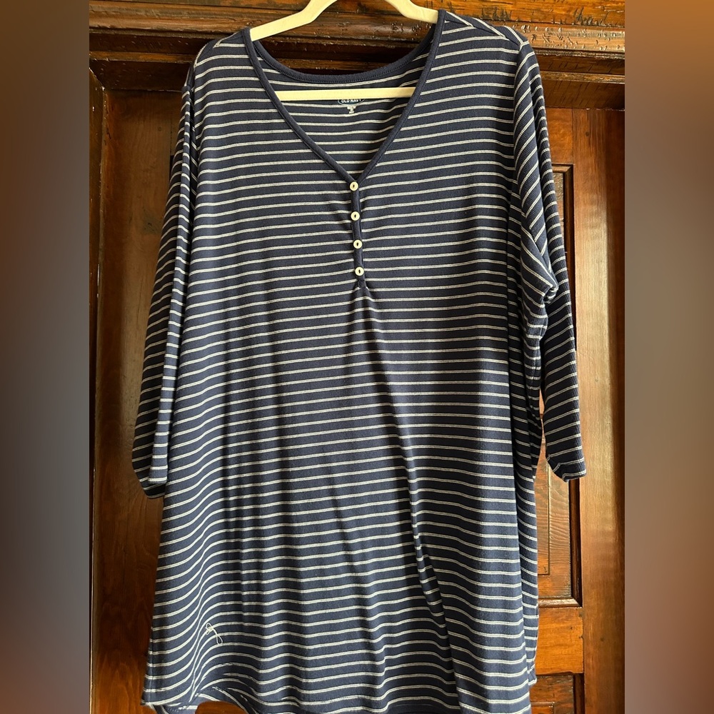 Old Navy 3/4 inch sleeve plus size (4x) Navy/White stripe.